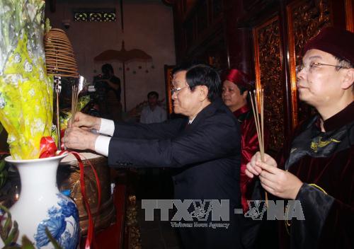 Long trọng tổ chức Lễ giỗ Tổ Vua Hùng 2015 ảnh 1